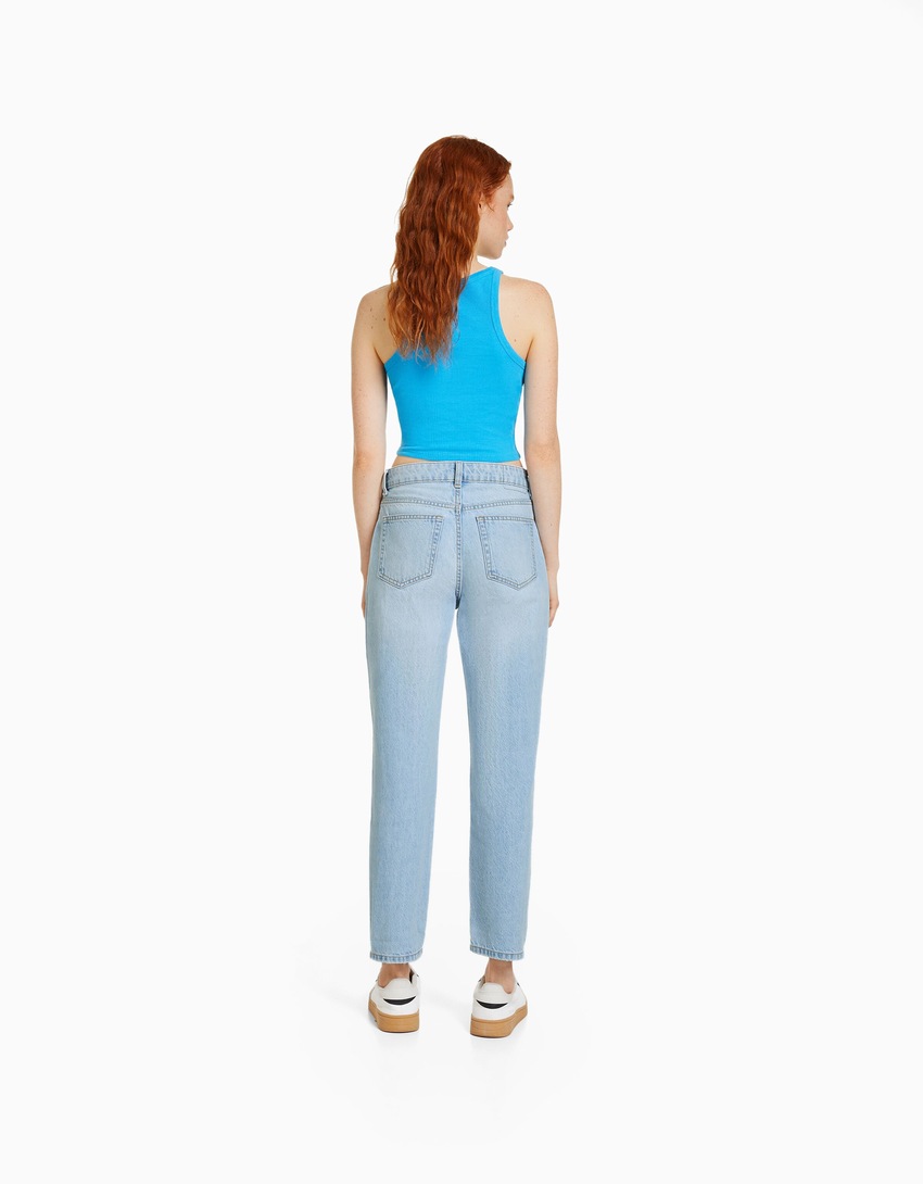 calça jeans de mãe