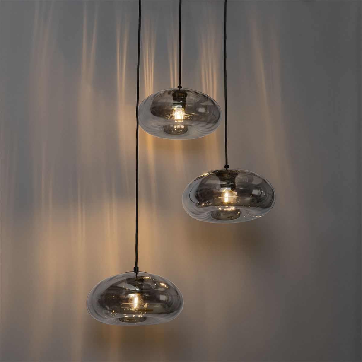 Art Deco hanglamp zwart met smoke glas rond 3-lichts - Ayesha