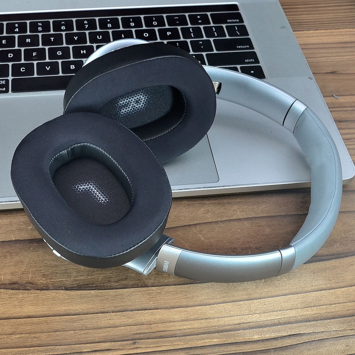 Erstatning av øreputer for JBL Everest 710 BT/Everest-710 Sort