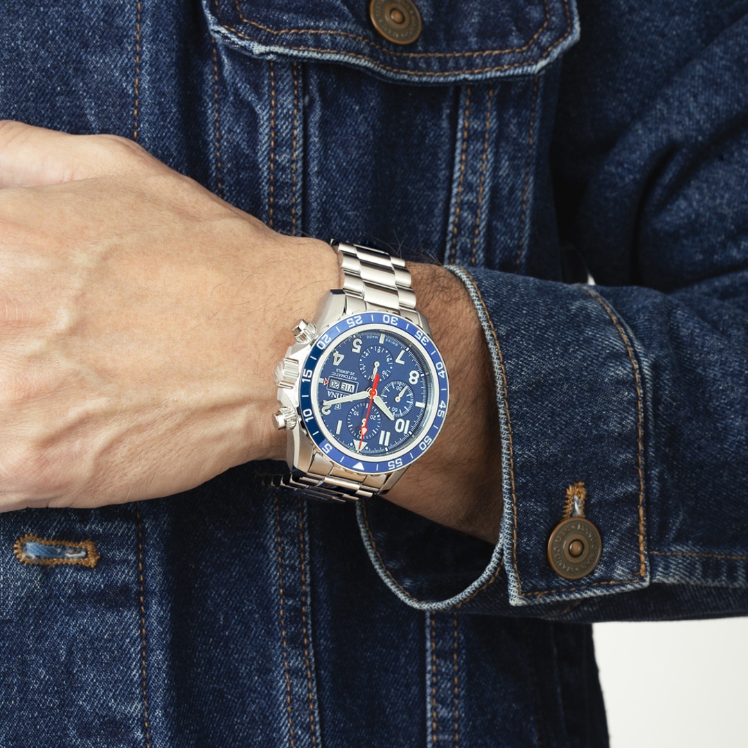 Festina Swiss Auto Sport Chrono 46 Silbrig / Blau
