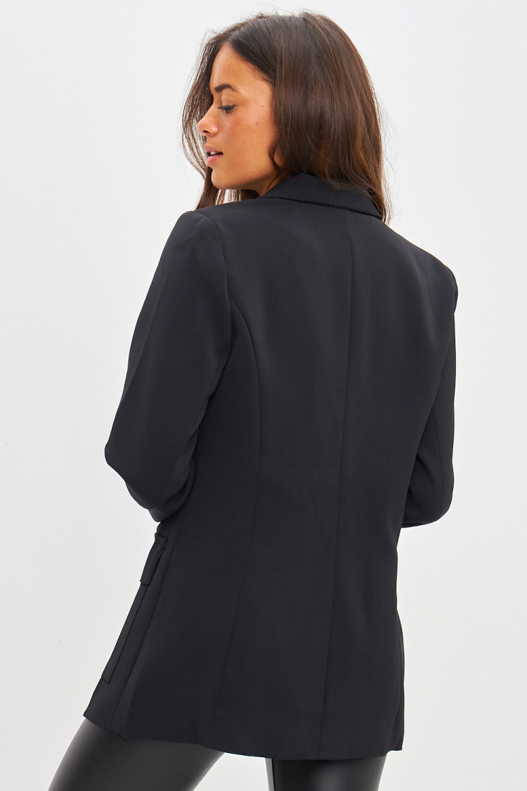Blazer noir à poches et chaine en métal