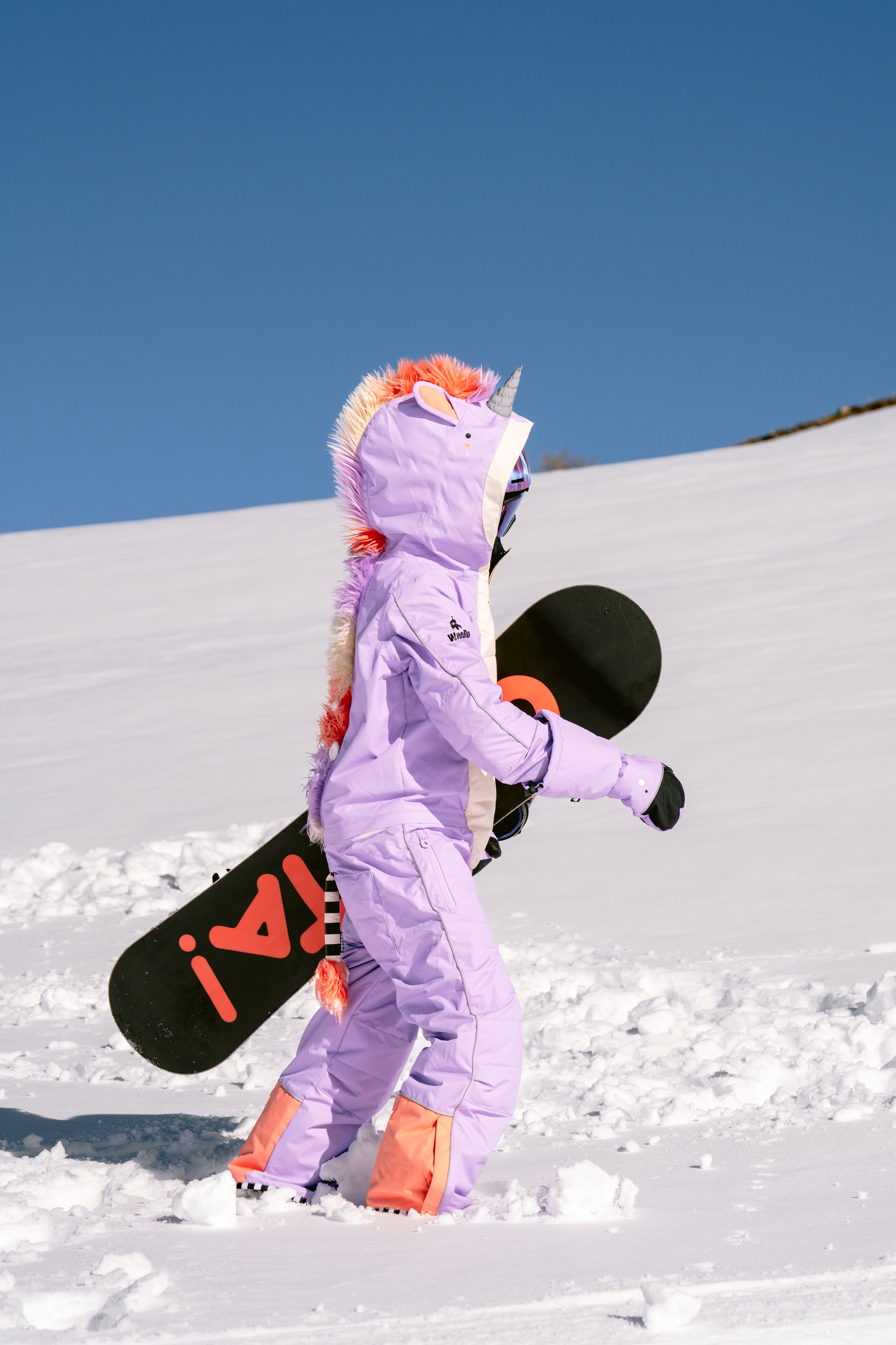 WeeDo Snowsuit Unido Lila Unicorn<br> Dressene barna elsker å kle på seg!