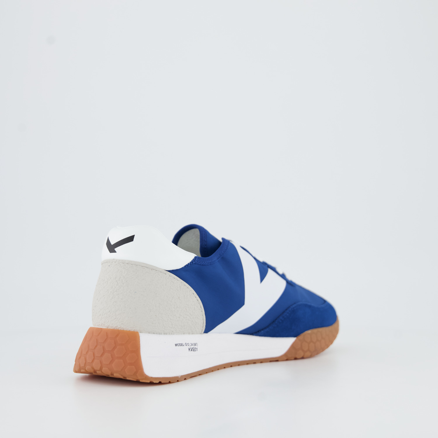 Keh-noo Sneaker