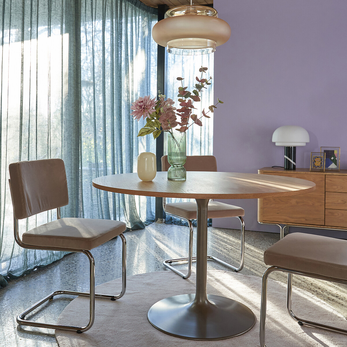 LA REDOUTE INTERIEURS<br>Mesa redonda 4/6 pessoas, base em forma de tulipa, Liliace