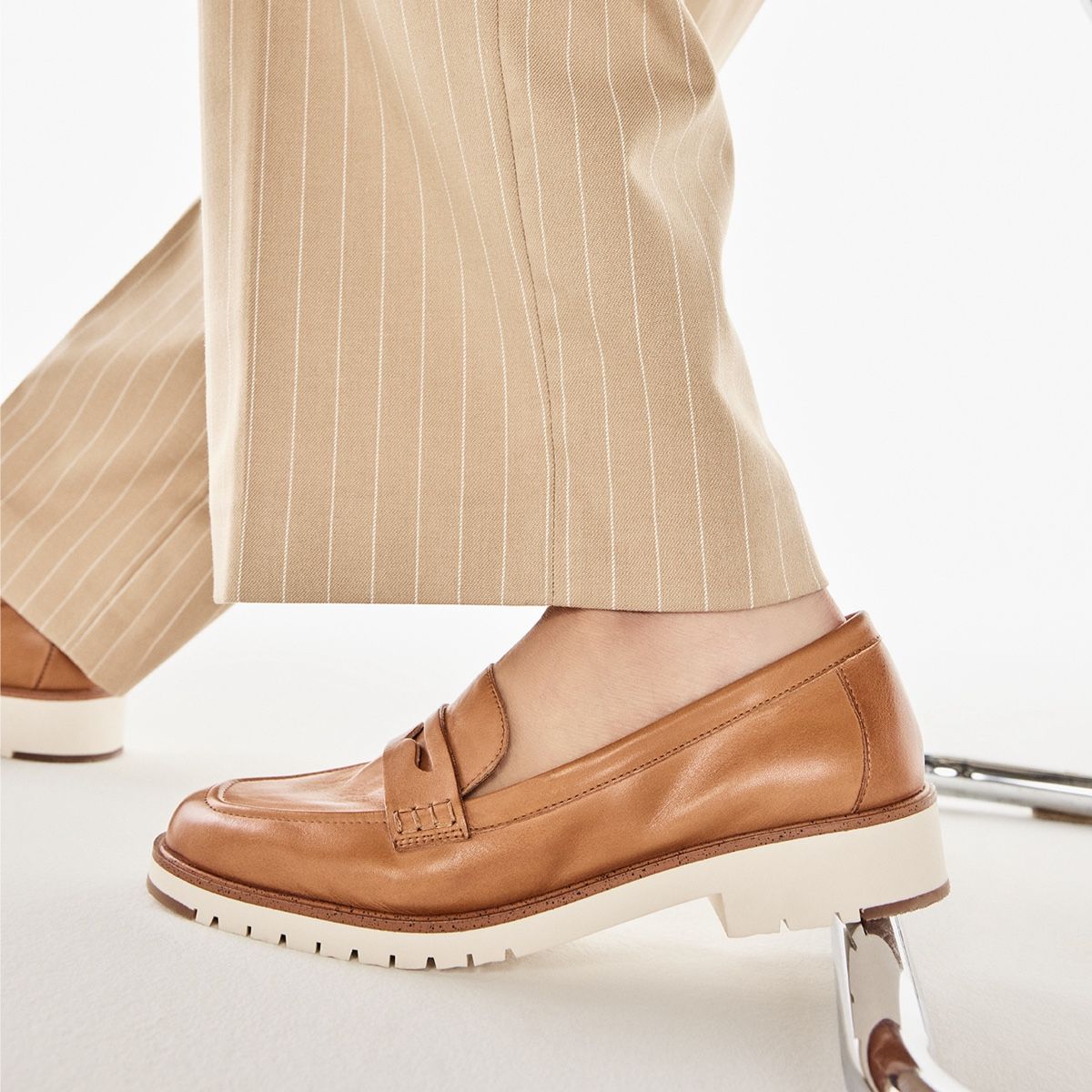 Ibreda Medium Brown Women Flats