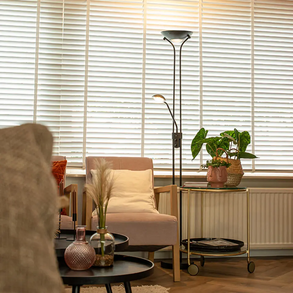Qazqa vloerlampen diva zwart geïntegreerde led