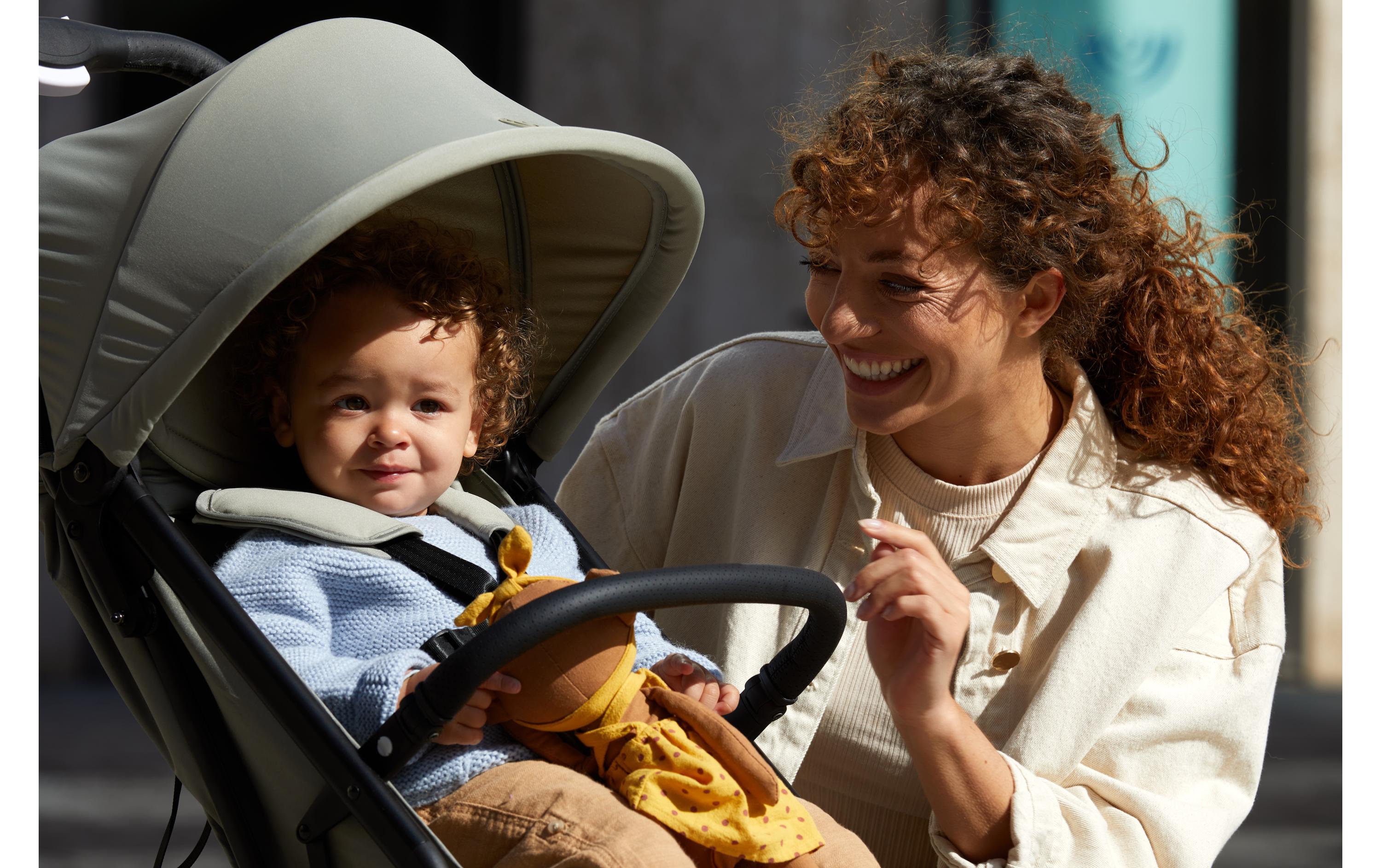 Buggy Travel N Care Plus Haselnuss Rosa<br>Kompakter Kinderwagen mit falt- und tragbarem Buggy