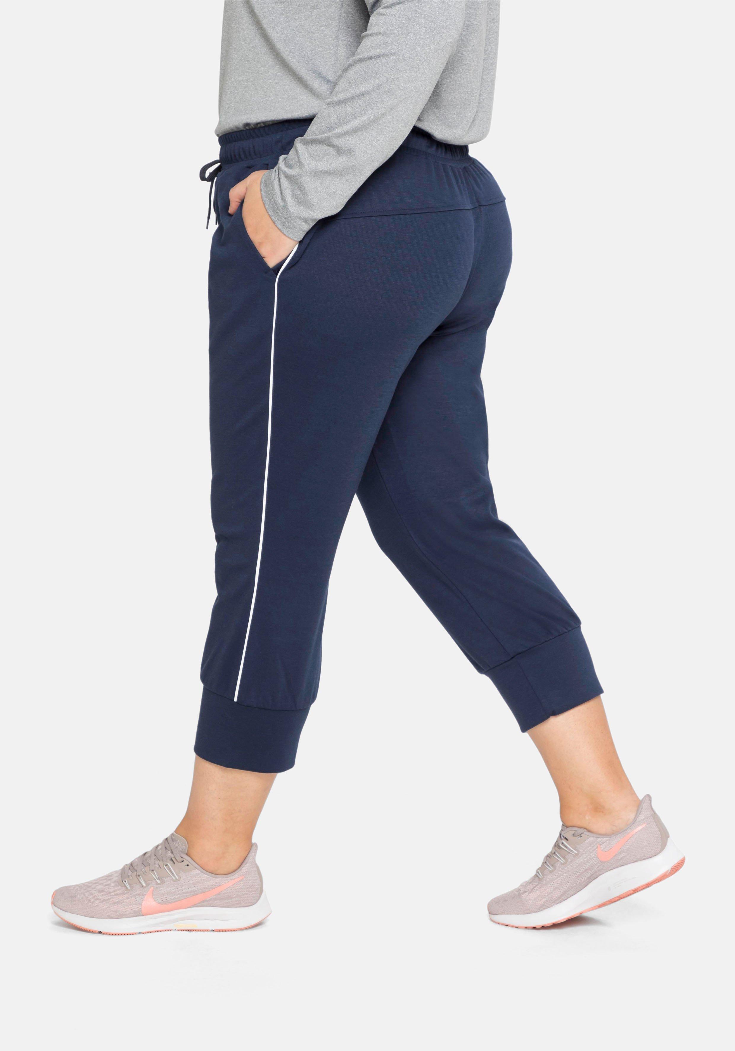 Jogginghose in 3/4-Länge, mit Kontraststreifen