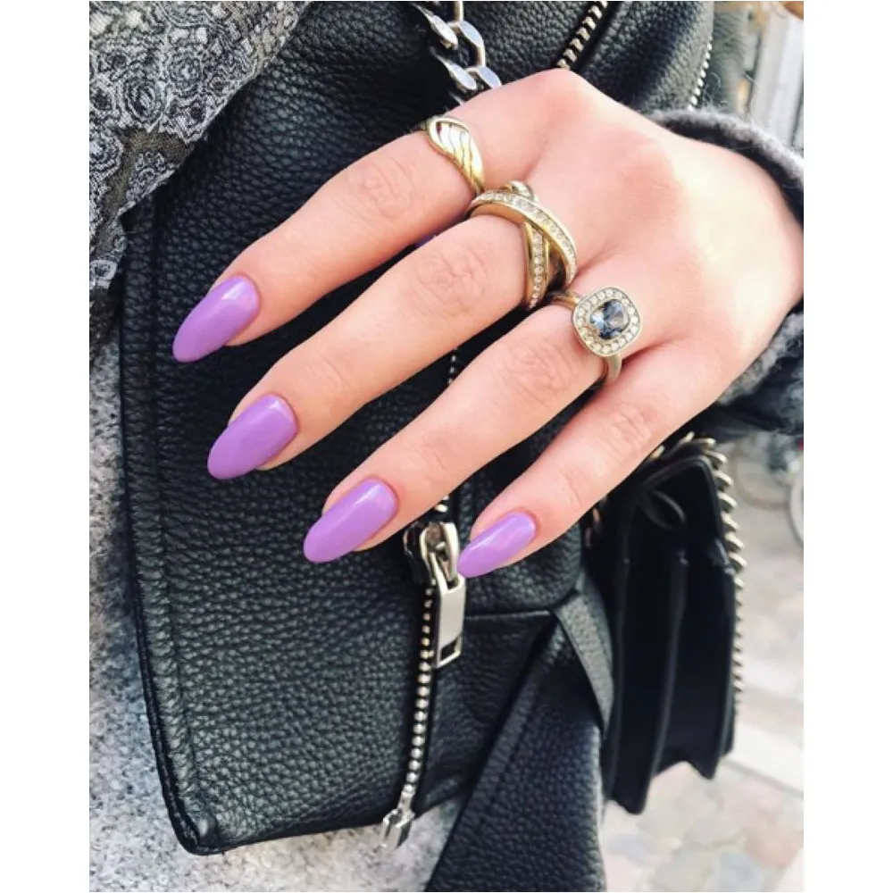 CND Vinylux Lilac Longing 125 - 15 ml.