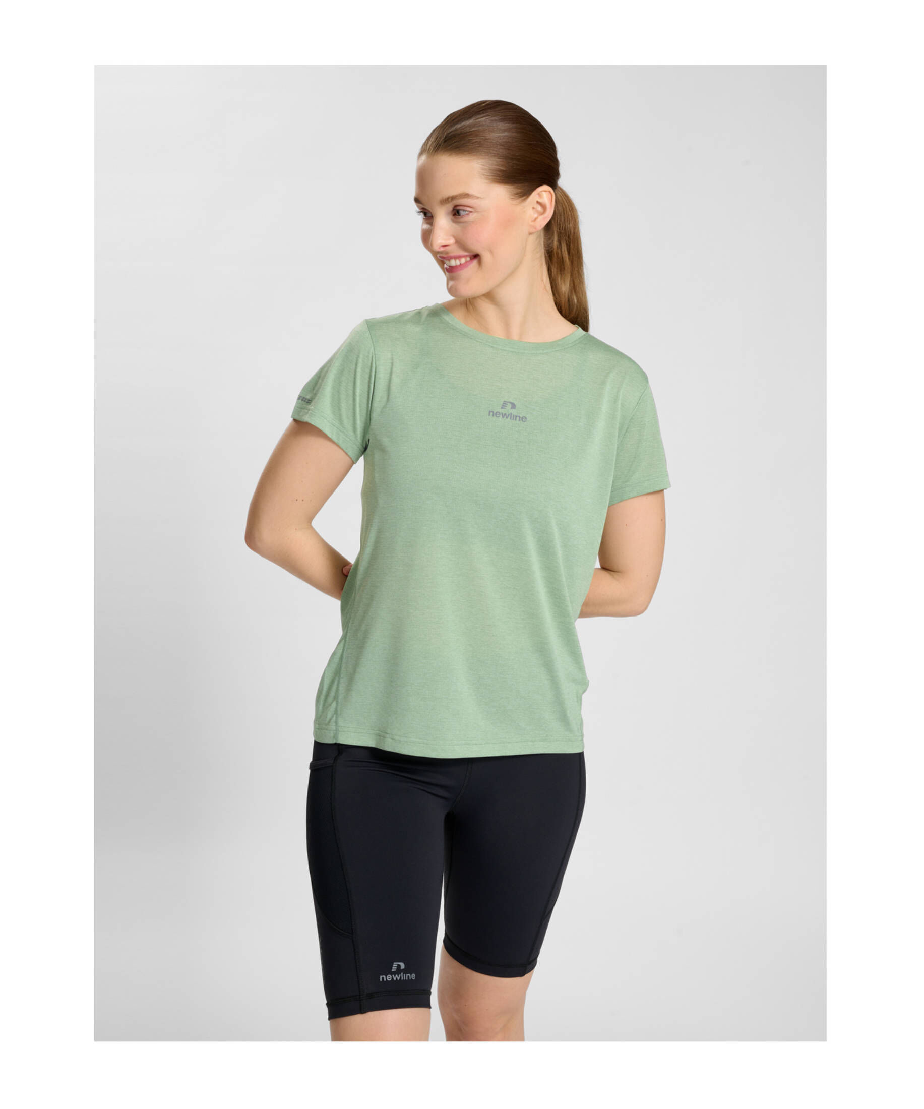 Hummel| Damen T-Shirt nwlCLEVLAND