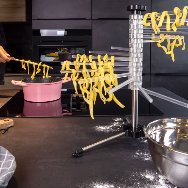 Pastahylde til ophængning og tørring af pasta