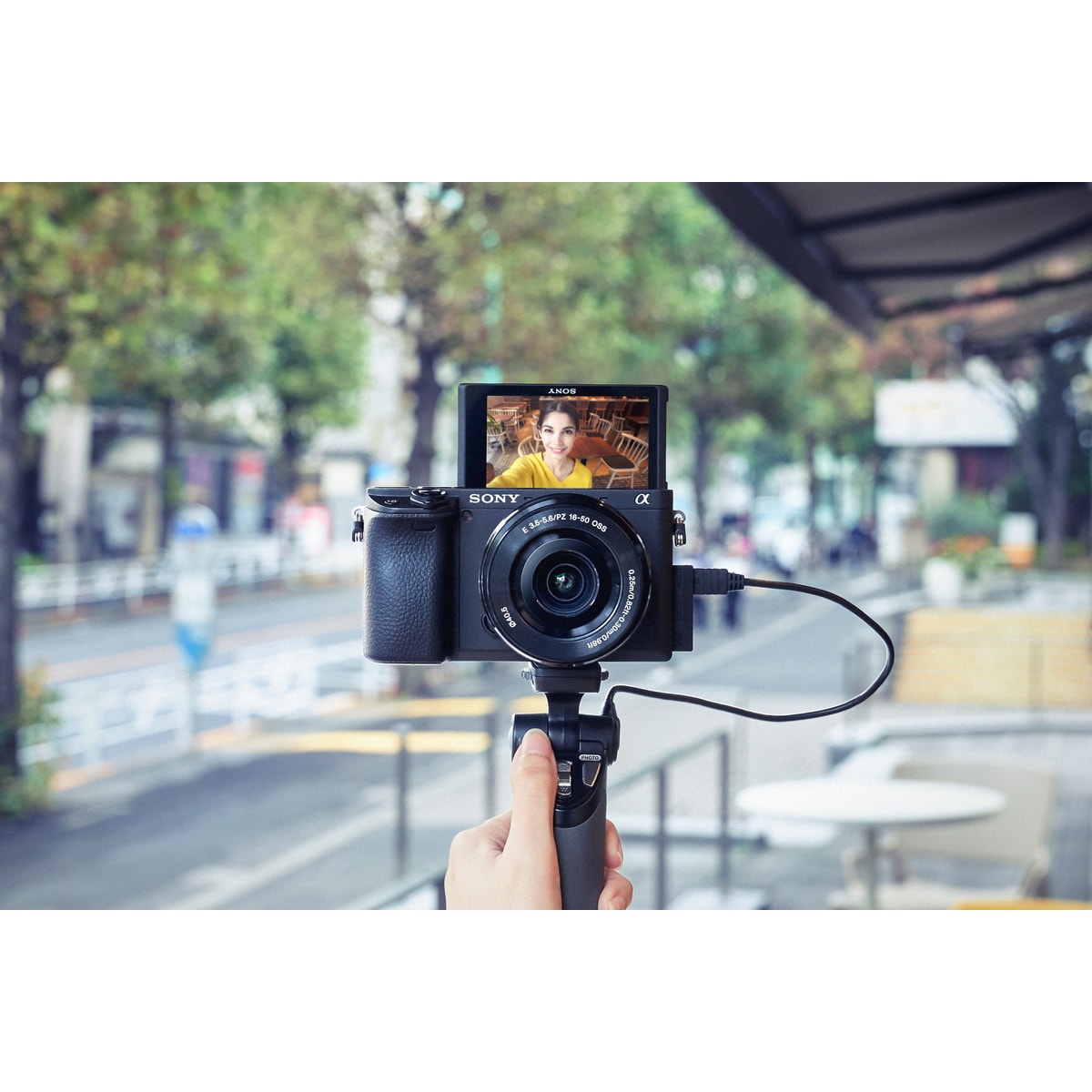 Sony Alpha A6400 kamerahus + E PZ 16-50 mm f/3.5-5.6 OSS zoomobjektiv