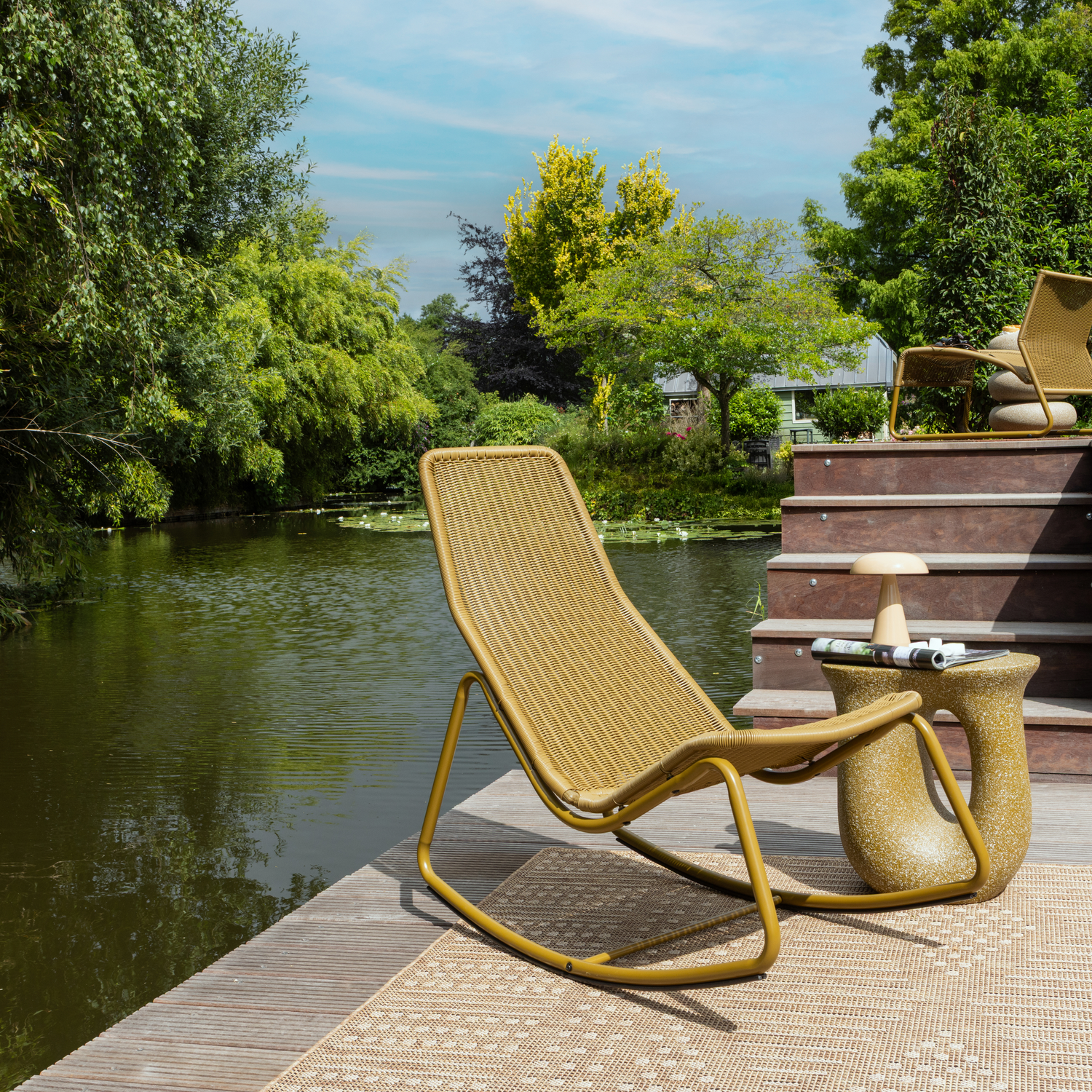 WOOOD Tom Schommelstoel Tuin - Kunststof - Honinggeel - 97x51x95