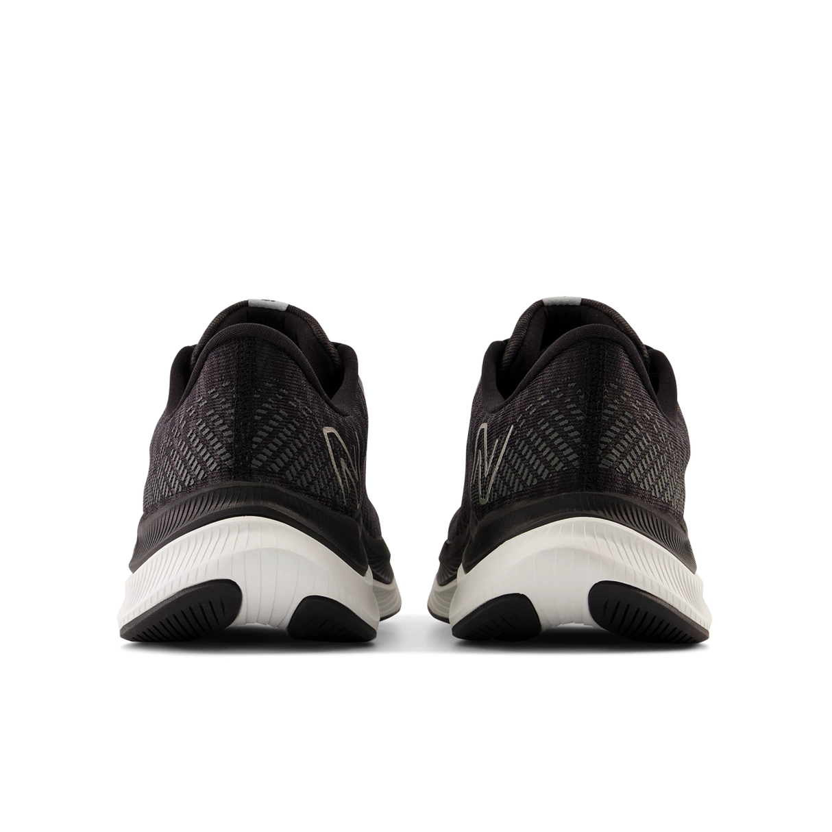 New Balance<br>FuelCell Propel V4
