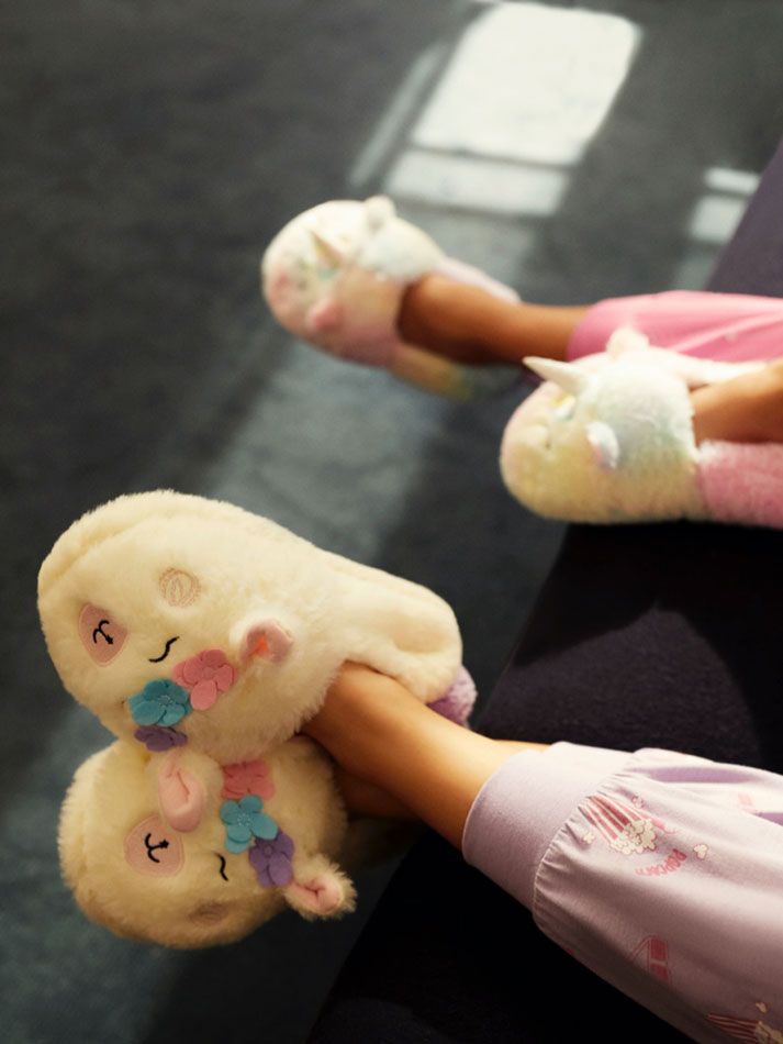 Pantufa de casa em formato de ovelha - Branca