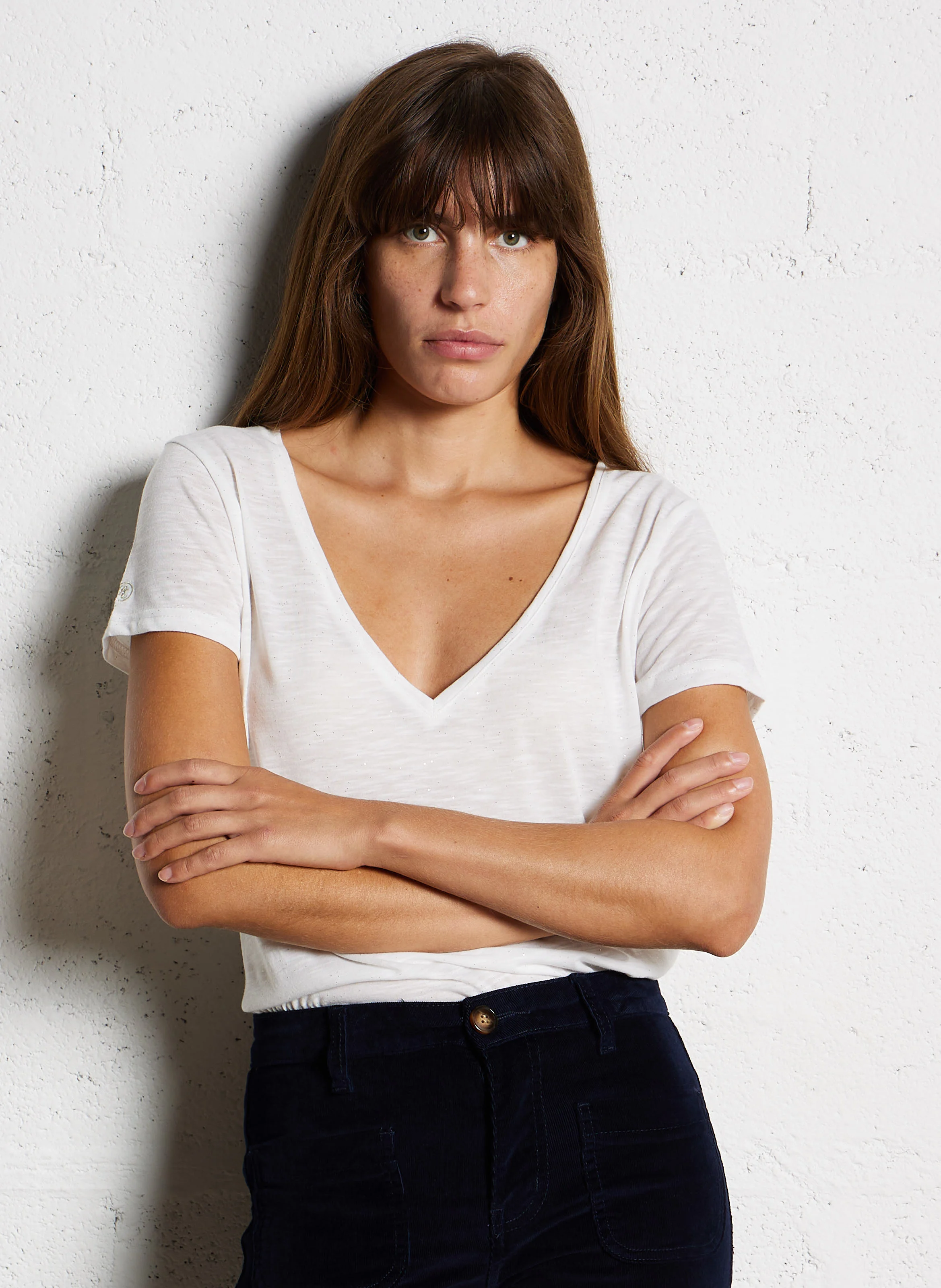 ELVIE - Tee-shirt col V droit pailleté | Blanc