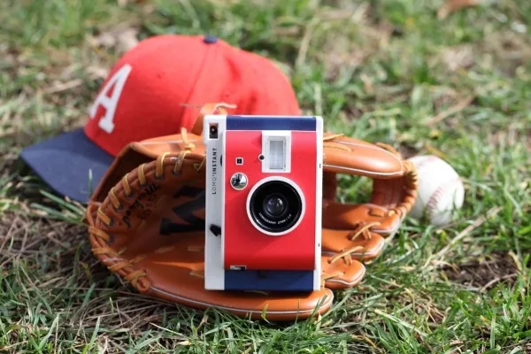 Lomography Lomo’Instant, Blå, Rød, Hvid, 0.4 - 8, Automatisk, 1/125 sek./side, AAA, 6 V