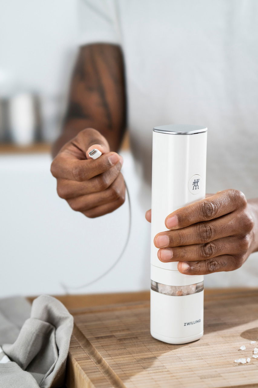 ZWILLING ENFINIGY SILVER Elektrische Pfeffer- und Salzmühle