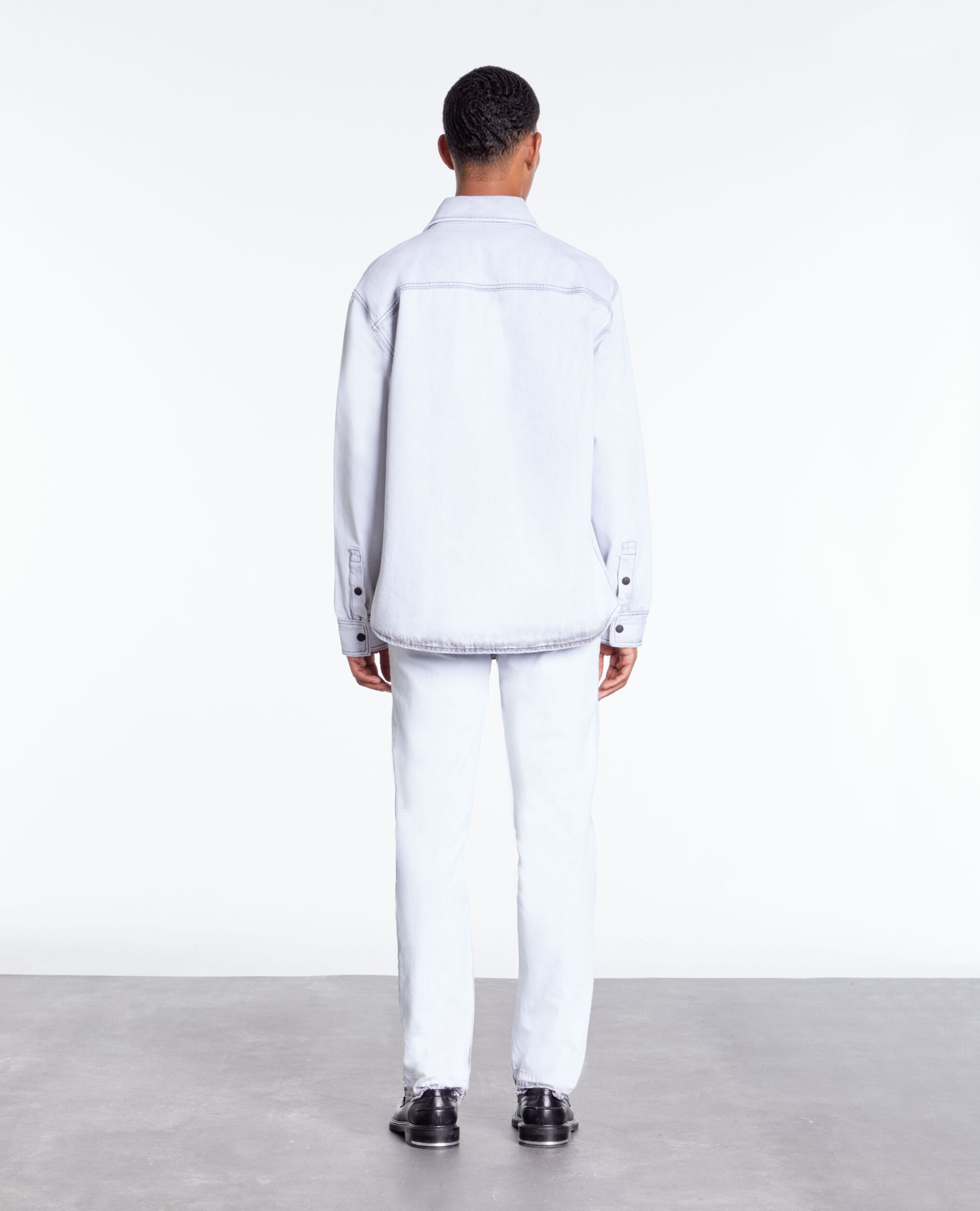 Chemise blanche en denim décoloré