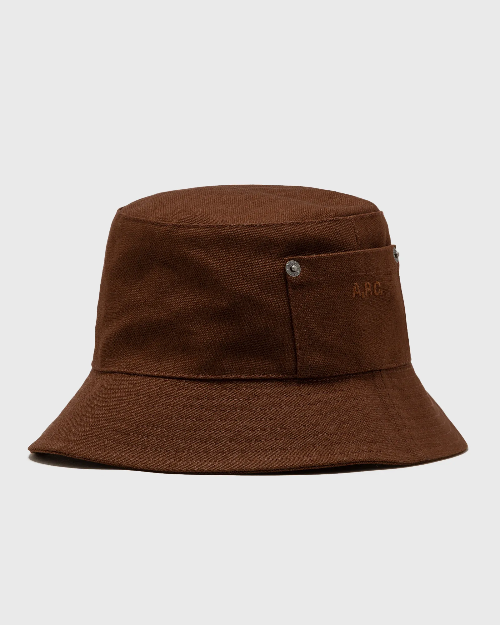A.P.C. bob thais
