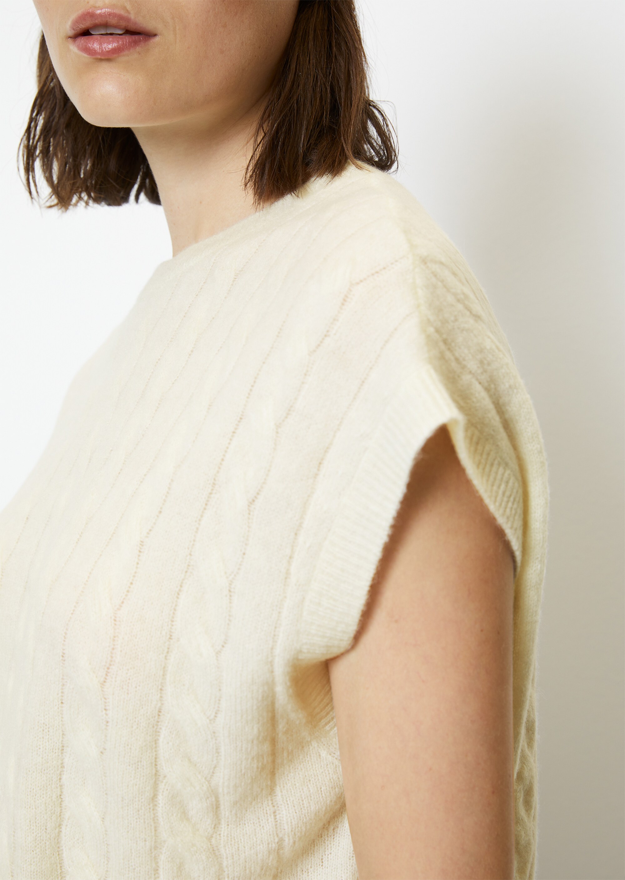Ärmelloser Zopfmuster-Pullover loosemit luxuriöser Alpakawolle