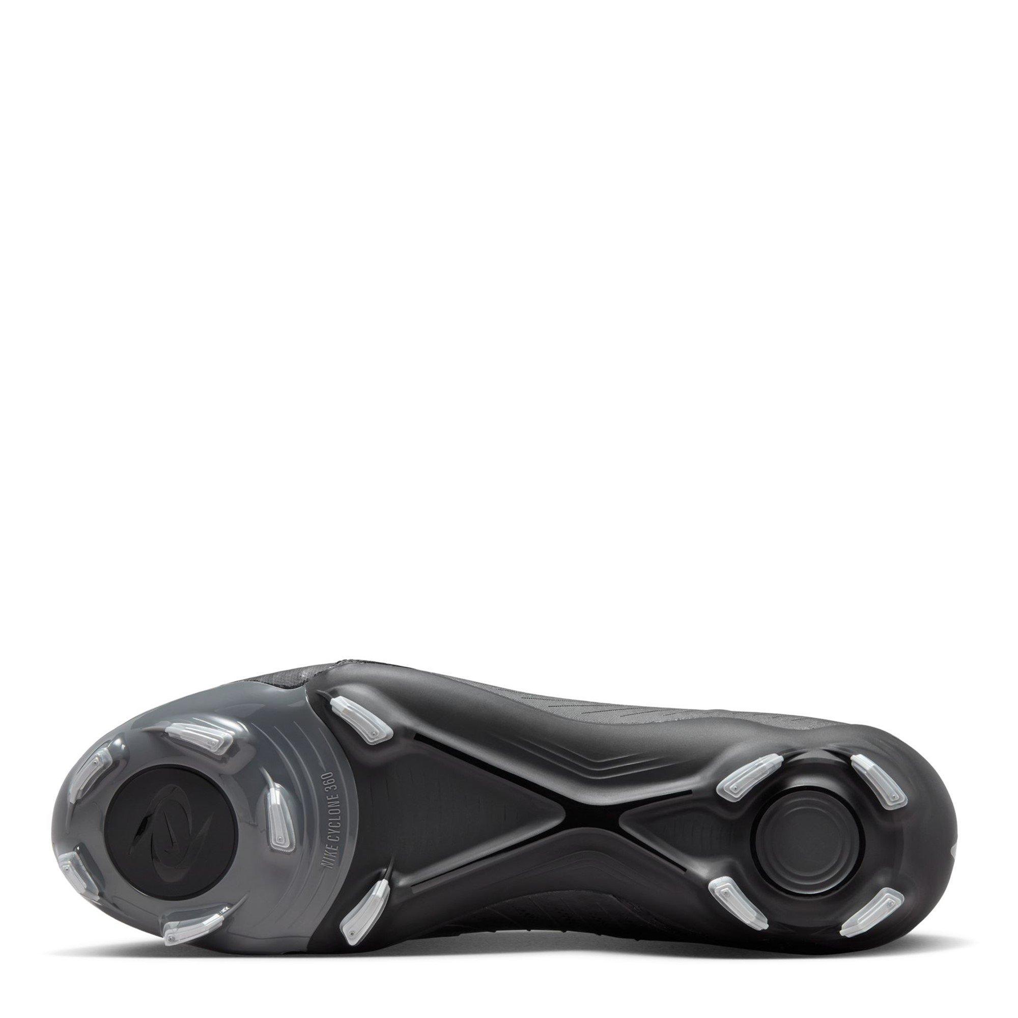 Nike Phantom Luna II Academy Firm Ground Football Boots