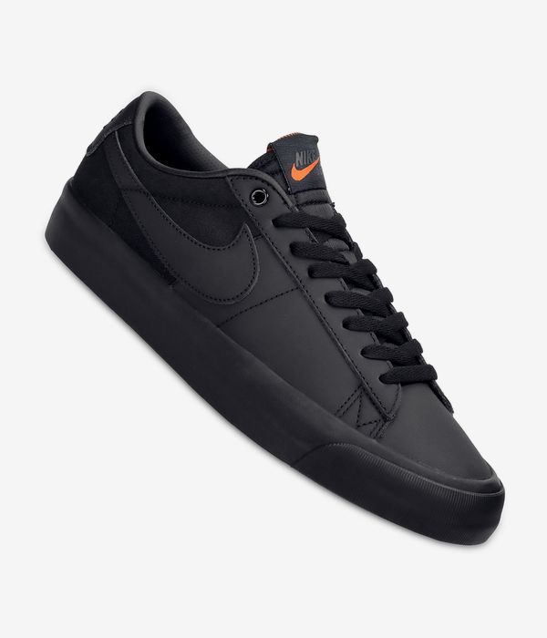 Nike SB Zoom Blazer Low Pro GT Schuh (black black black)