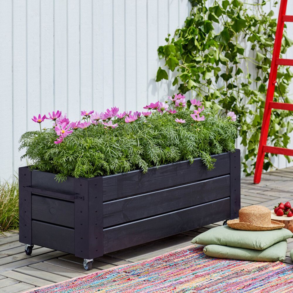 BLOMSTERKASSE PLUS CUBIC INKL HJUL 120X50X45CM SVART