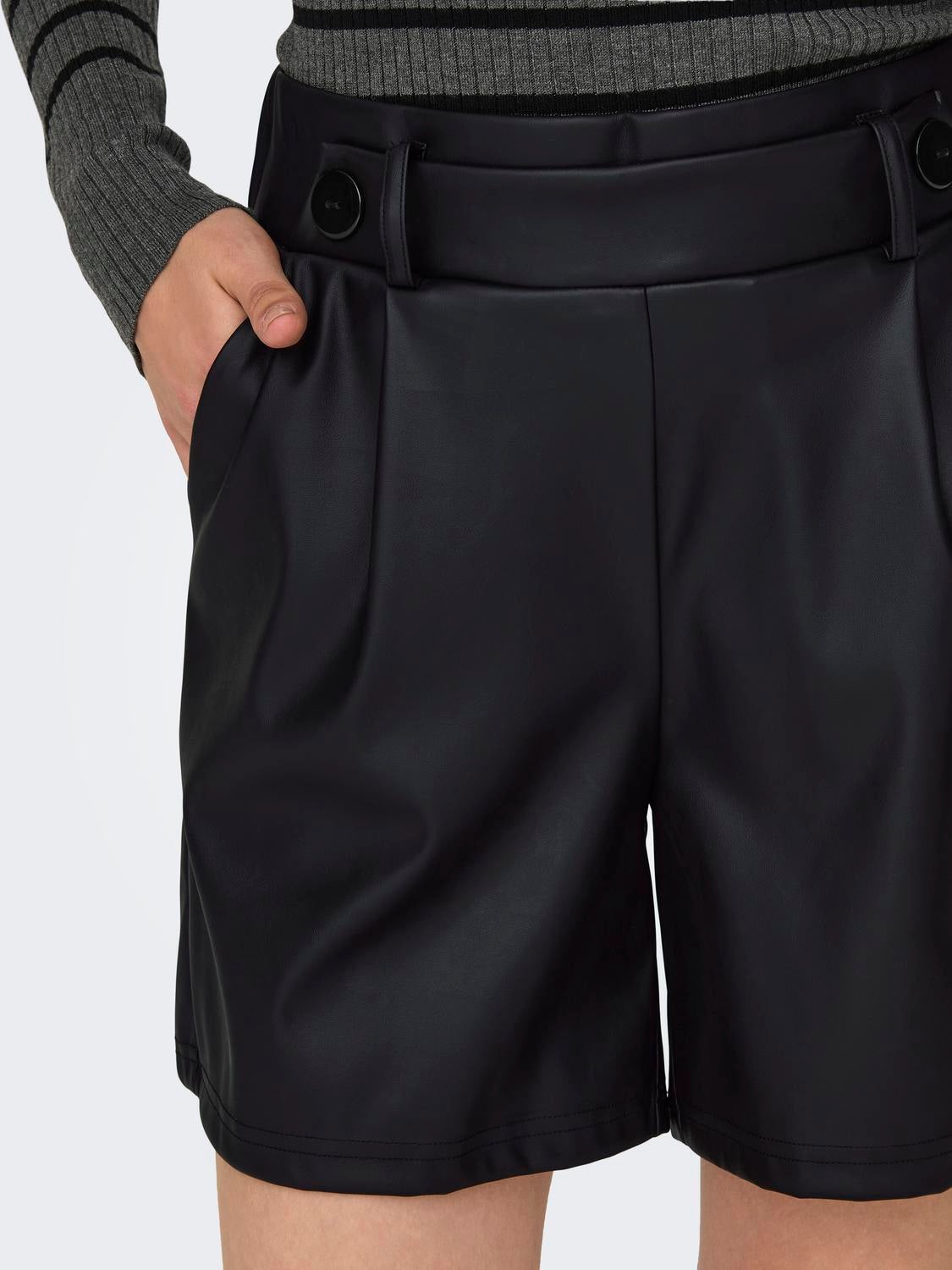 JDYSOYA Normal geschnitten Shorts Black