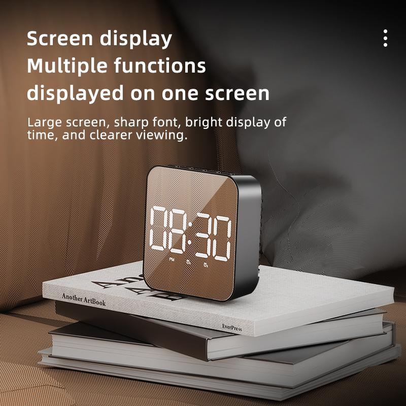 (85x85mm) Digitaler USB Wecker Nachttisch Uhr mit Dimmbarem Licht   Schlummer Funktion (Batteriebetrieben) - Schwarz