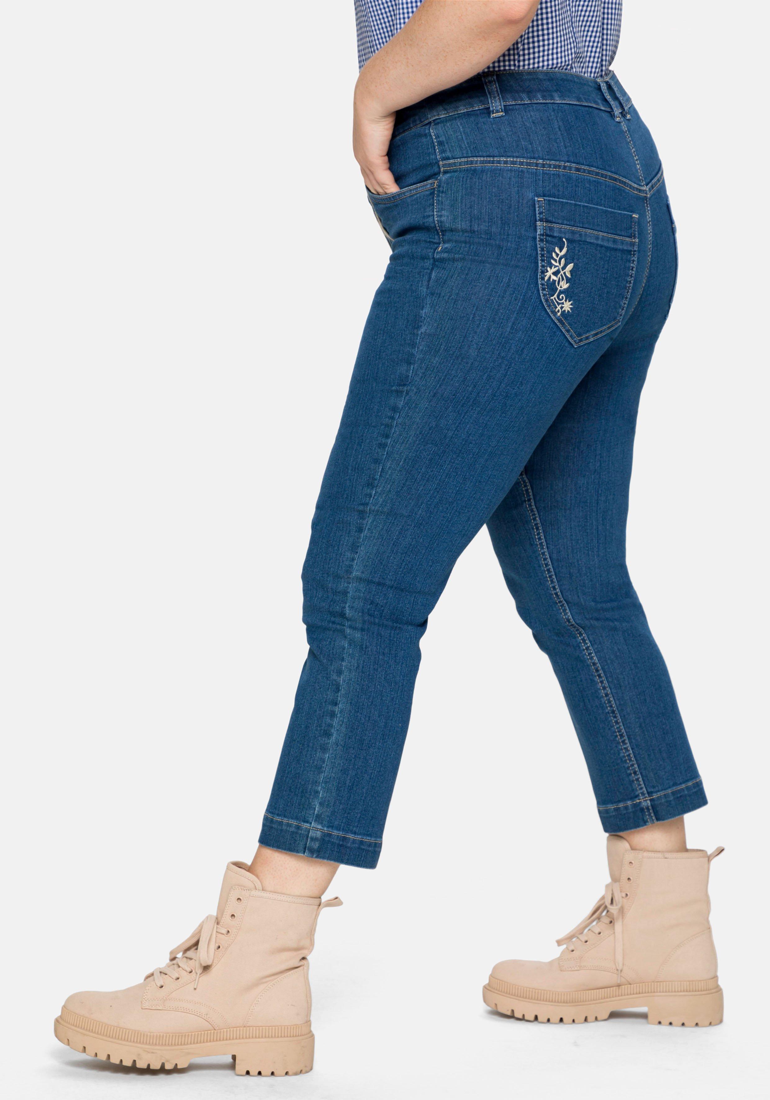 Trachtenjeans in 7/8-Länge, mit Latz und Stickerei