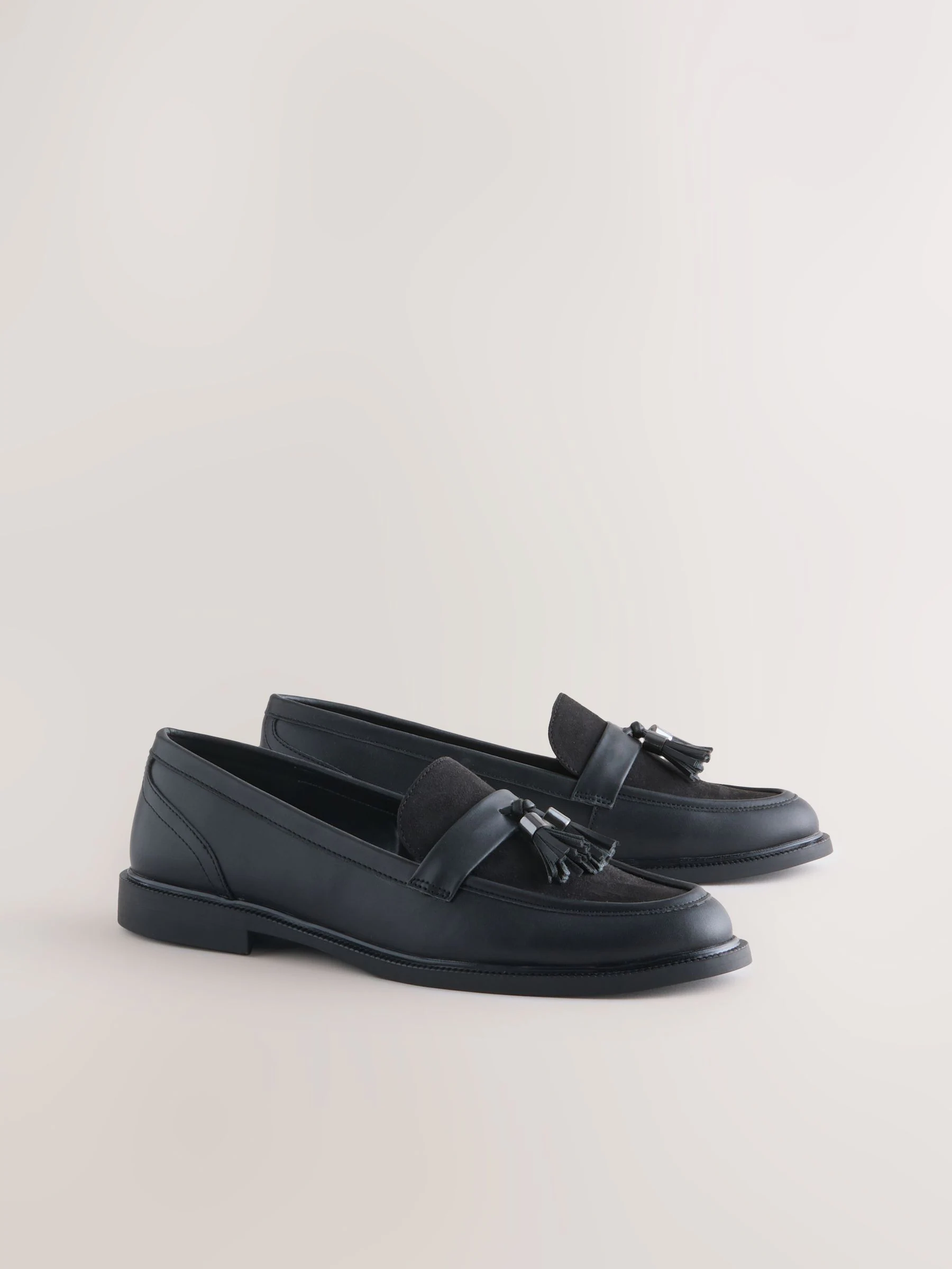 Zwart - Forever Comfort Tassel Round Toe Loafers
