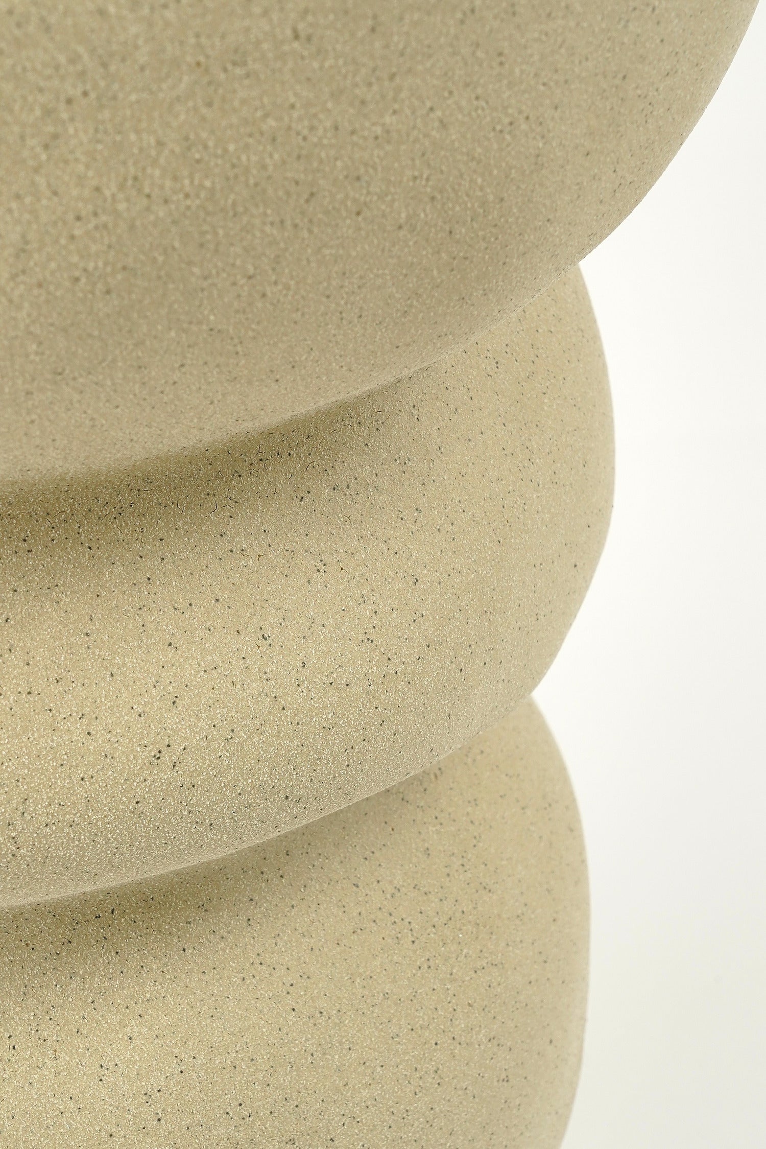 Mica Decorations bijzettafel beige D 29 H 40,5 cm