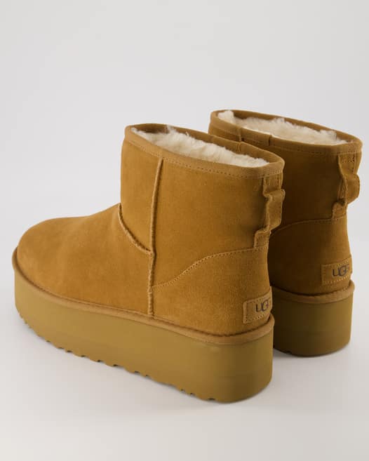 UGG Classic Mini Platform Winterschuhe in Braun