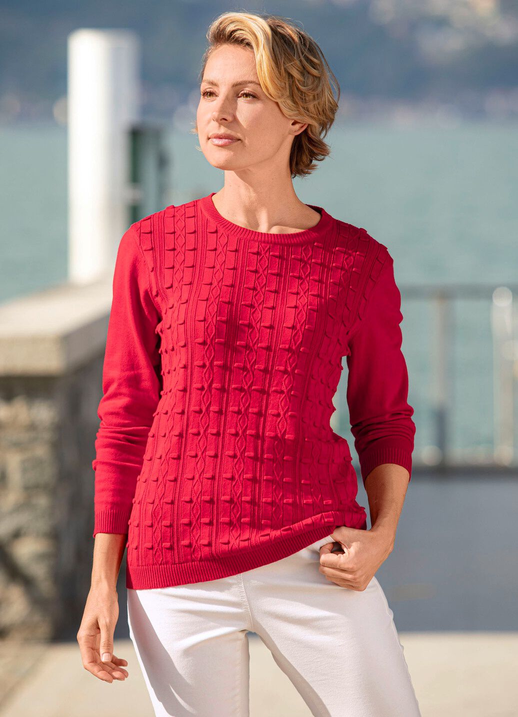 Pullover mit streckendem Strukturmuster
