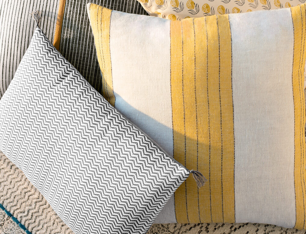 Coussin-Carnet de style rayé jaune