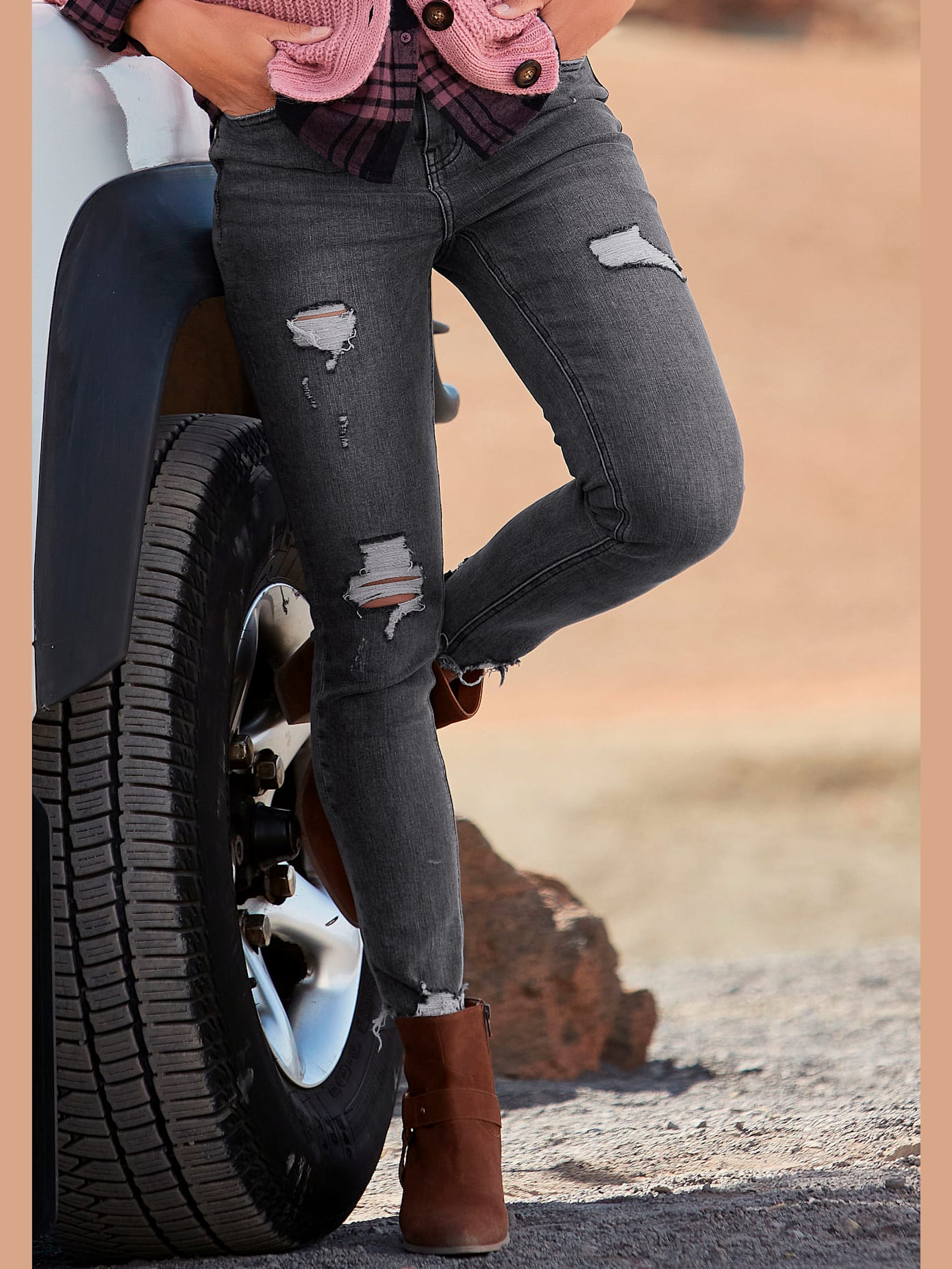 Jean effet déchiré jambes affinées