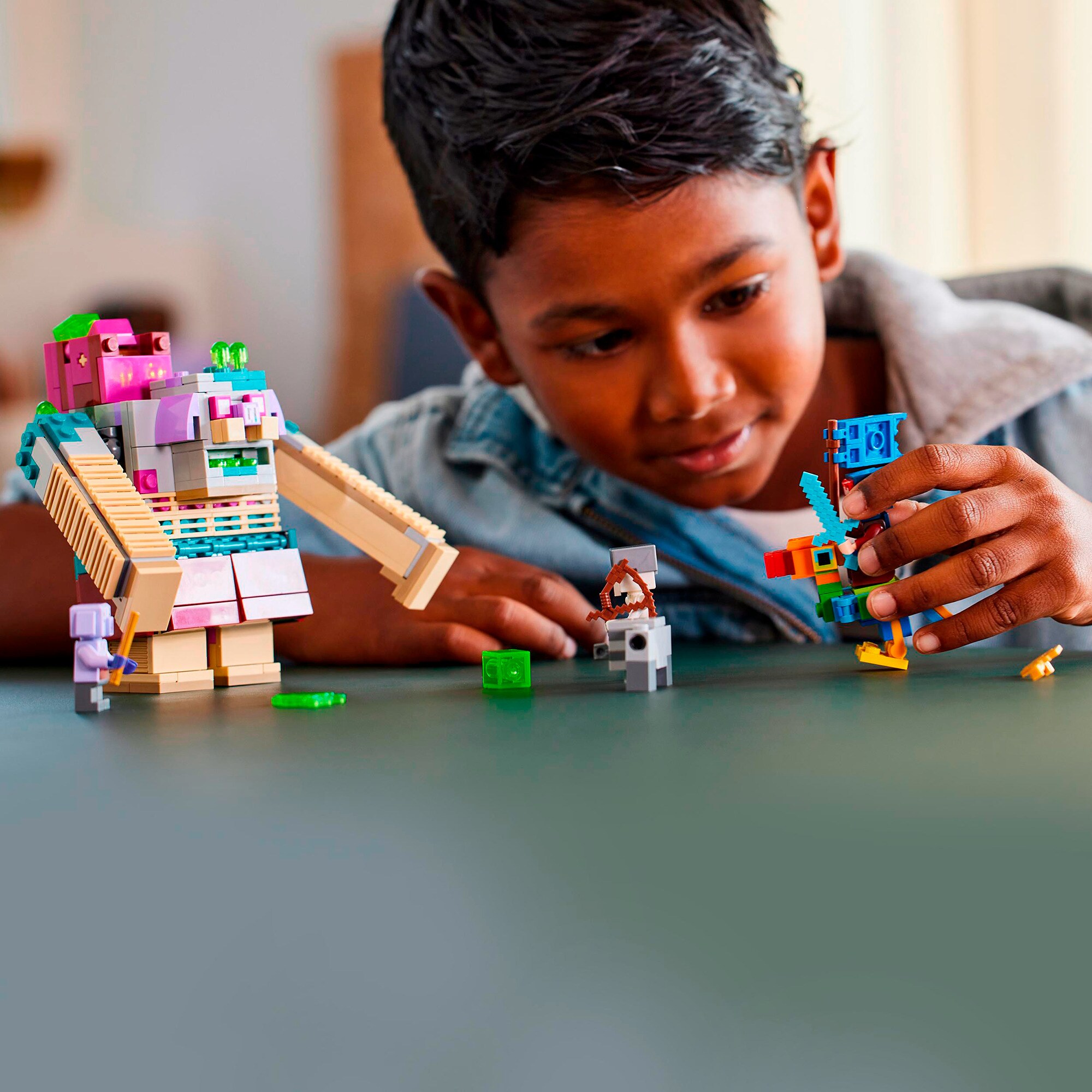 LEGO Konstruktionsspielzeug Minecraft Showdown mit dem Verschlinger