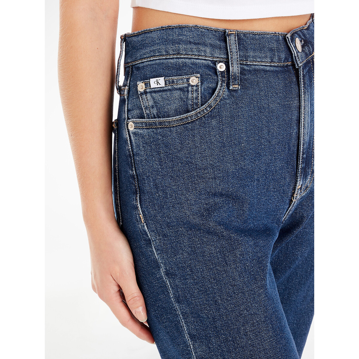 CALVIN KLEIN JEANS<br>Calça jeans mom de cintura alta