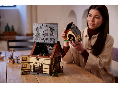 LEGO Disney Hocus Pocus: het huisje van de Sanderson-zussen (21341)