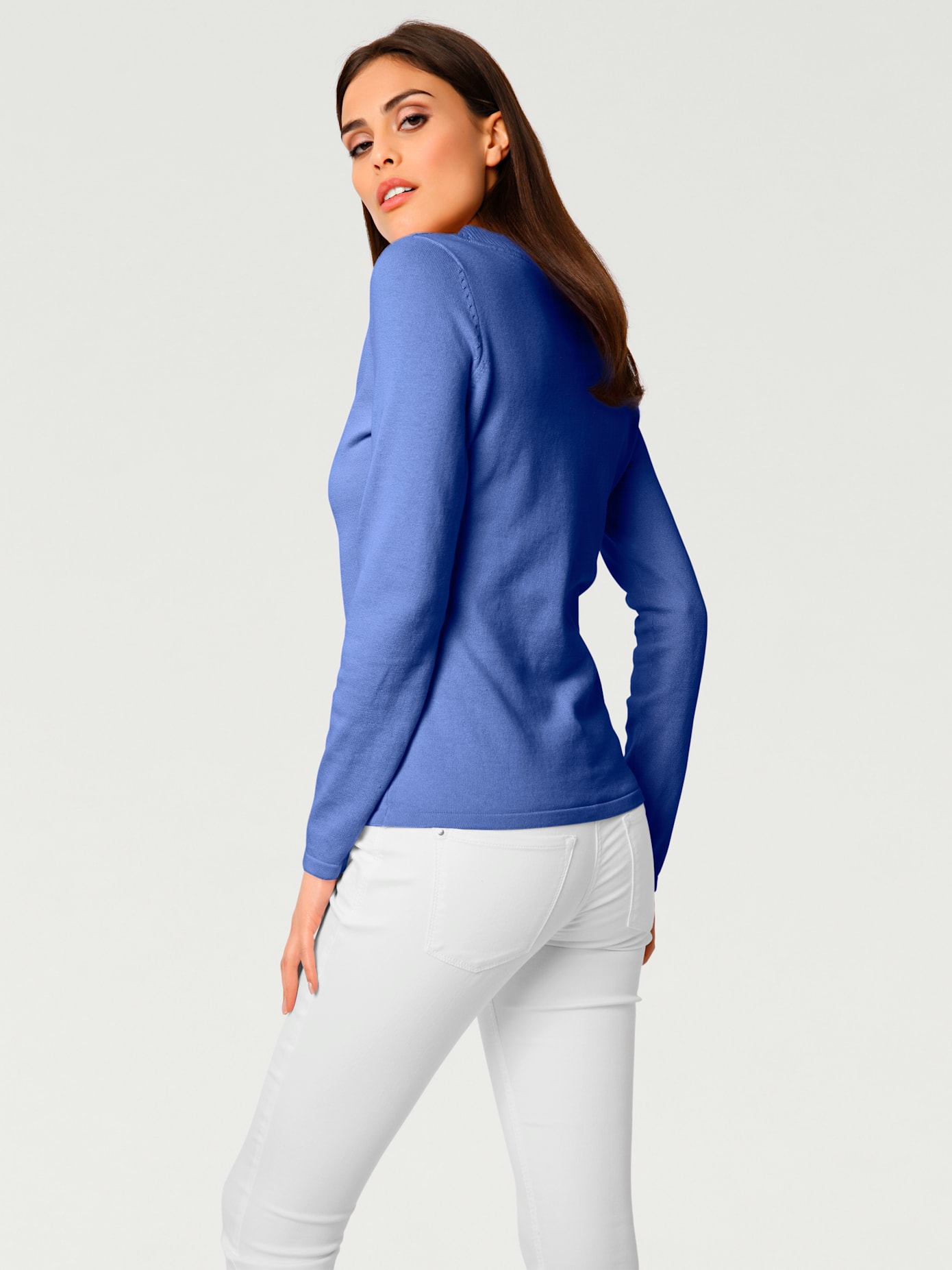Joli pull basique à encolure en v