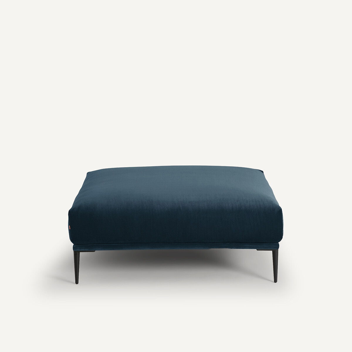 AM.PM<br>Puf XL em veludo, design Oscar E.Gallina
