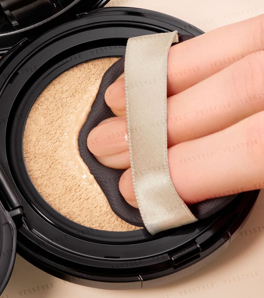 Shiseido - Maquillage Dramatic Essence Cushion Glow SPF 50+ PA++++