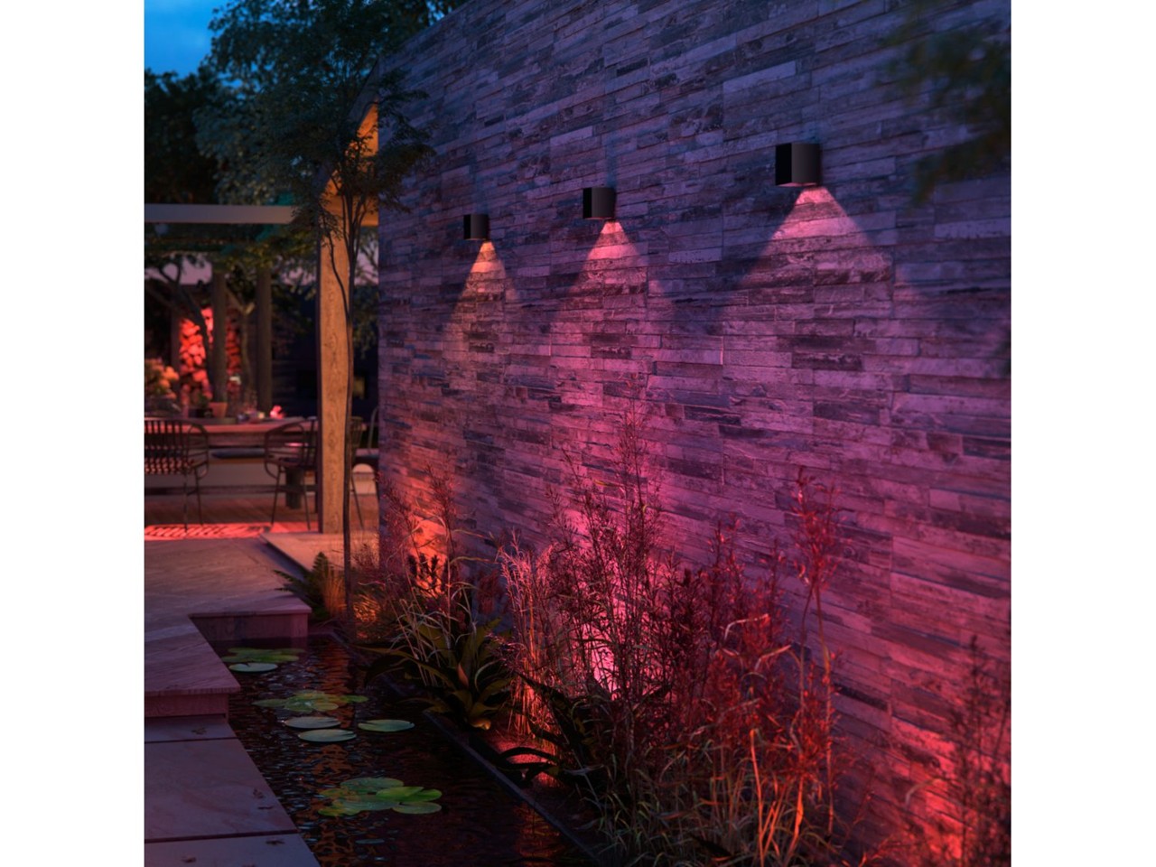 Philips Hue - Downward Resonate Wall Light - White & Color Ambiance