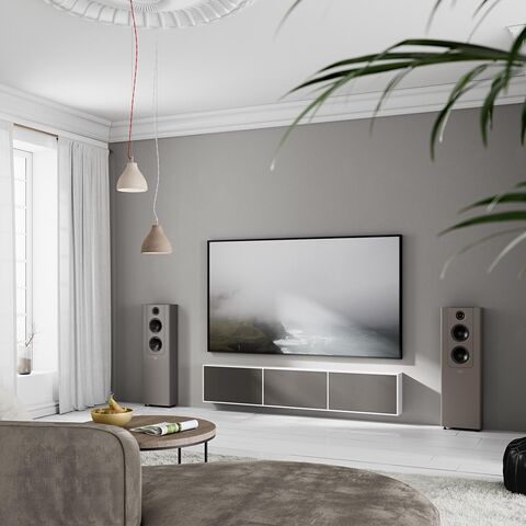 Lyngdorf FR-2 – slanke vloerstaande luidspreker met uitstekend hi-fi-geluid White/White