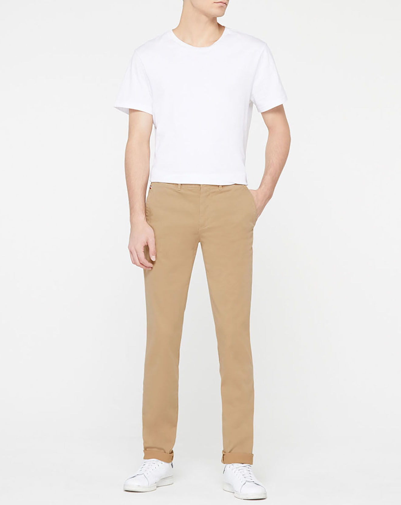 Tommy Hilfiger Pantalon en Coton Bio slim fit bleecker th flex satin gmd beige