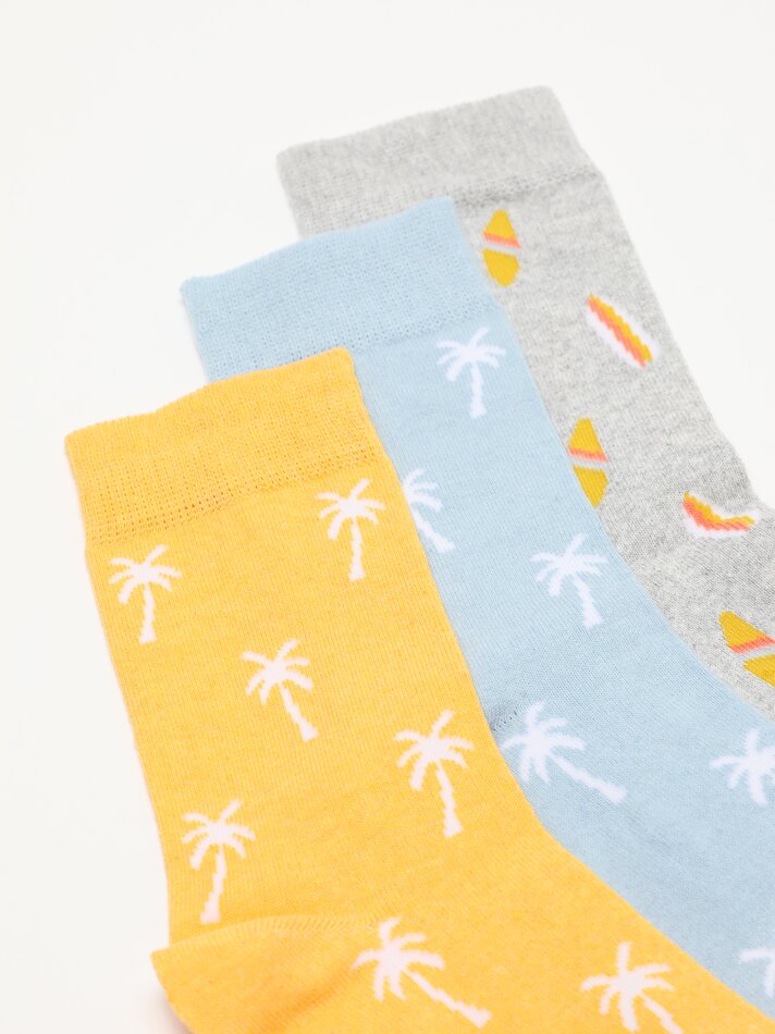 Pacote com 3 pares de meias compridas estampadas - Cores variadas