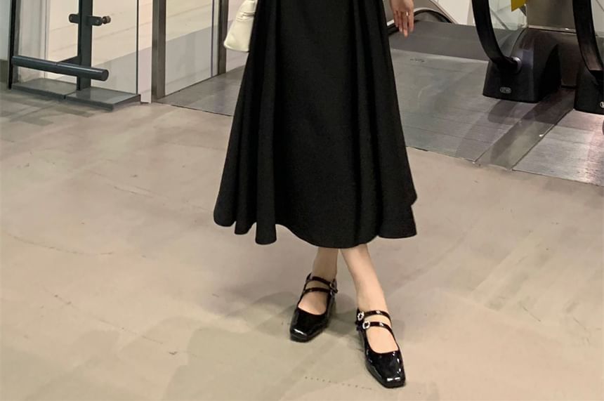 Hanji - Midi-A-lijnjurk met 3/4-mouwen, vierkante hals en effen contrasterende rand