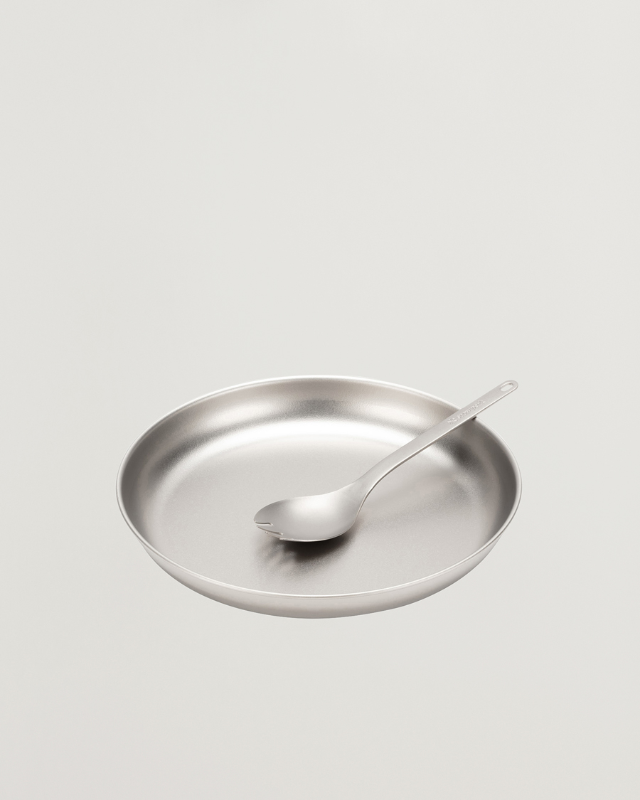 Snow Peak Trek Plate  Titanium