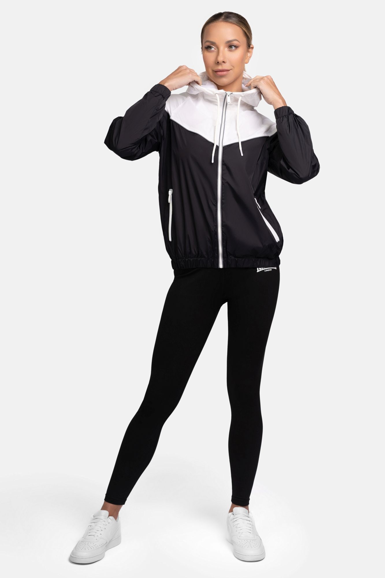 Lonsdale Frauen Windjacke mit Kapuze SKERRAY